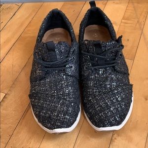 Black tweed sneakers